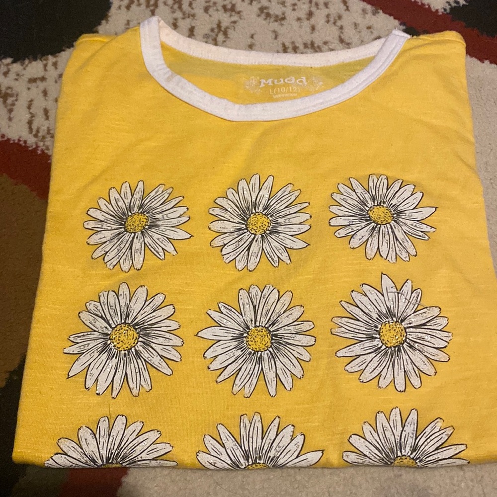 Girls Mudd sunflower 🌻 tee. Size L (10/12)